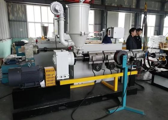 180kg/H het dubbele Muur Golfpijpmachine Elektro Verwarmen 33L/D
