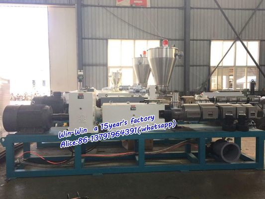 PP PE PVC-buis die machineproductielijn maakt Enkele of dubbele schroef gegolfde buis extrusielijn