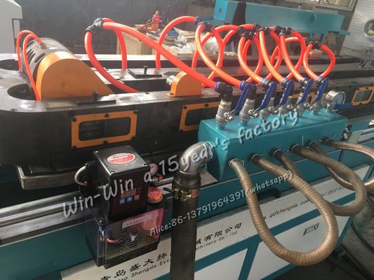 Hoge snelheid DWC Pipe Machine Pe gegolfde buis extrusielijn