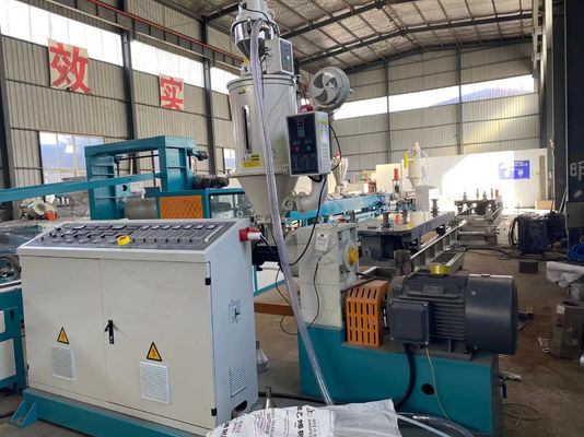 PE PP PVC gegolfde slangmachine Enkelwandige gegolfde buis extrusielijn