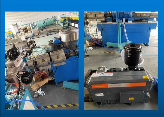 De enige Machine van de het Jasjeuitdrijving van de Schroef270kg/h Kabel