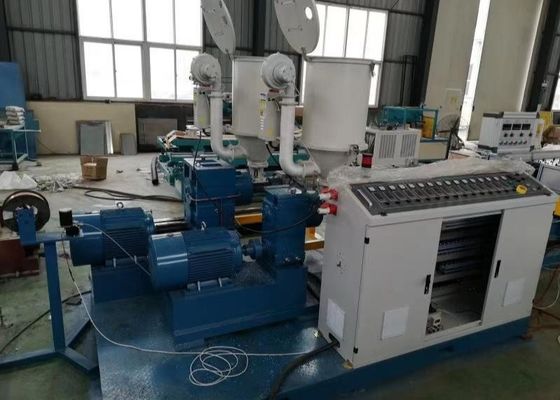De enige Muur Golfproductielijn 30KG/H van de Slanguitdrijving