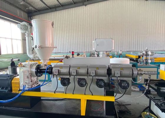 1650mm Plastic Slangpe Enige Muur Golfpijpmachine