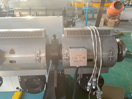 180-250kg/Hr pvc-Pijp die tot Machine maken Kegel Tweelingschroefextruder